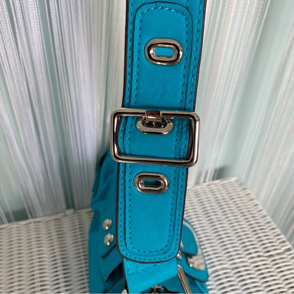 Rare Guess Turquoise Shoulder Bag and Matching Wallet Set Size Small - Picture 8 of 17